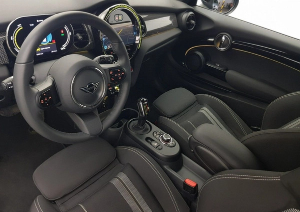 MINI Cooper S cena 129900 przebieg: 4050, rok produkcji 2023 z Sucha Beskidzka małe 211